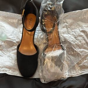 Style & Co. Black Heels with Tan Insole